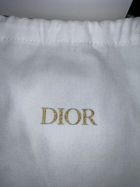 Dior Forever Cushion Powder Puffs New with Dior Pouch - Picture 5 of 5